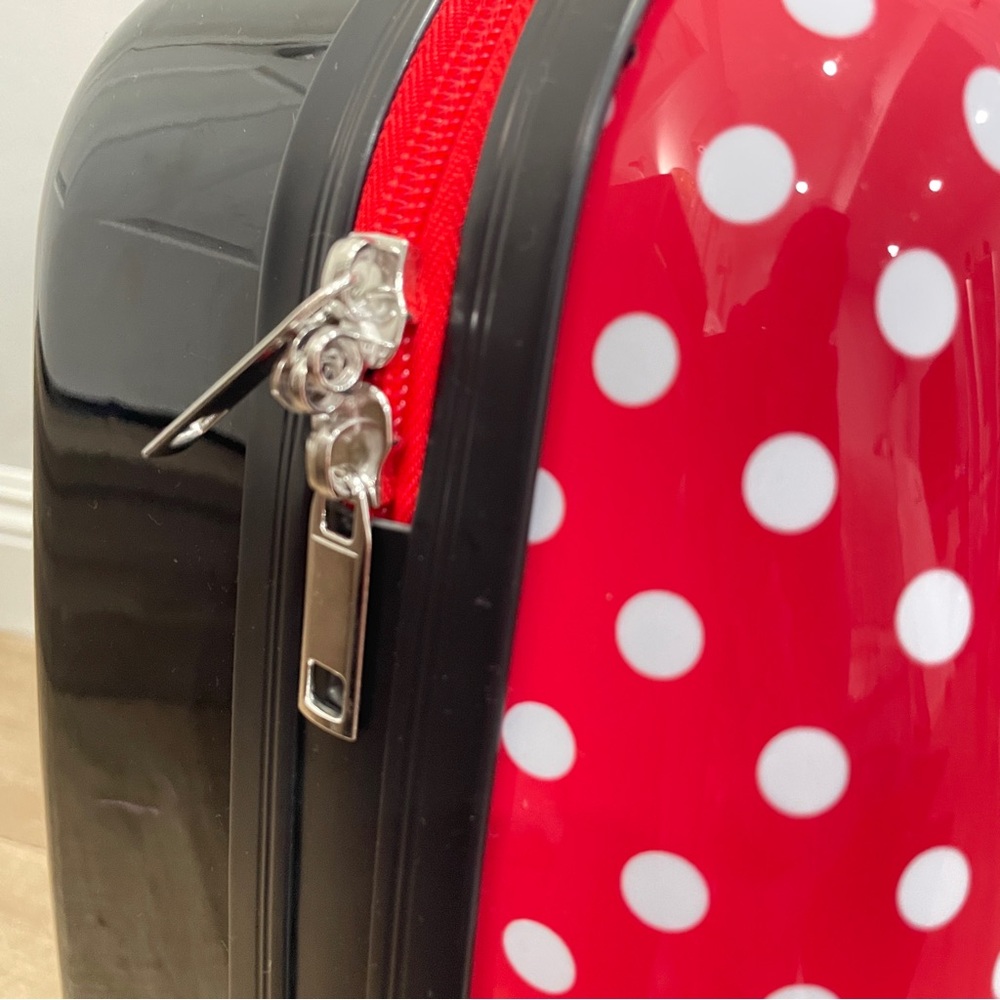 NEW‎ Hello Kitty Red Hardshell 16.5" Rolling Suitcase Bioworld Sanrio Carryon - Picture 4 of 5